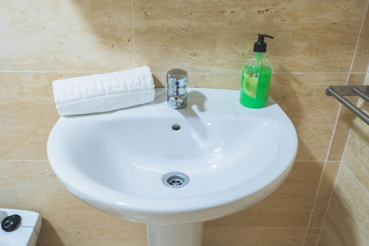 Centrico Apartamento En Calle Carreteria - 말라가 외부 사진